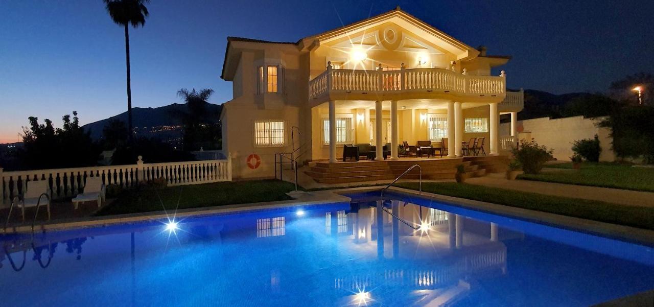 Golden Villa Costa Del Sol - Big Private Pool - Bbq - Good Location ฟูเอนฮิโรลา ภายนอก รูปภาพ