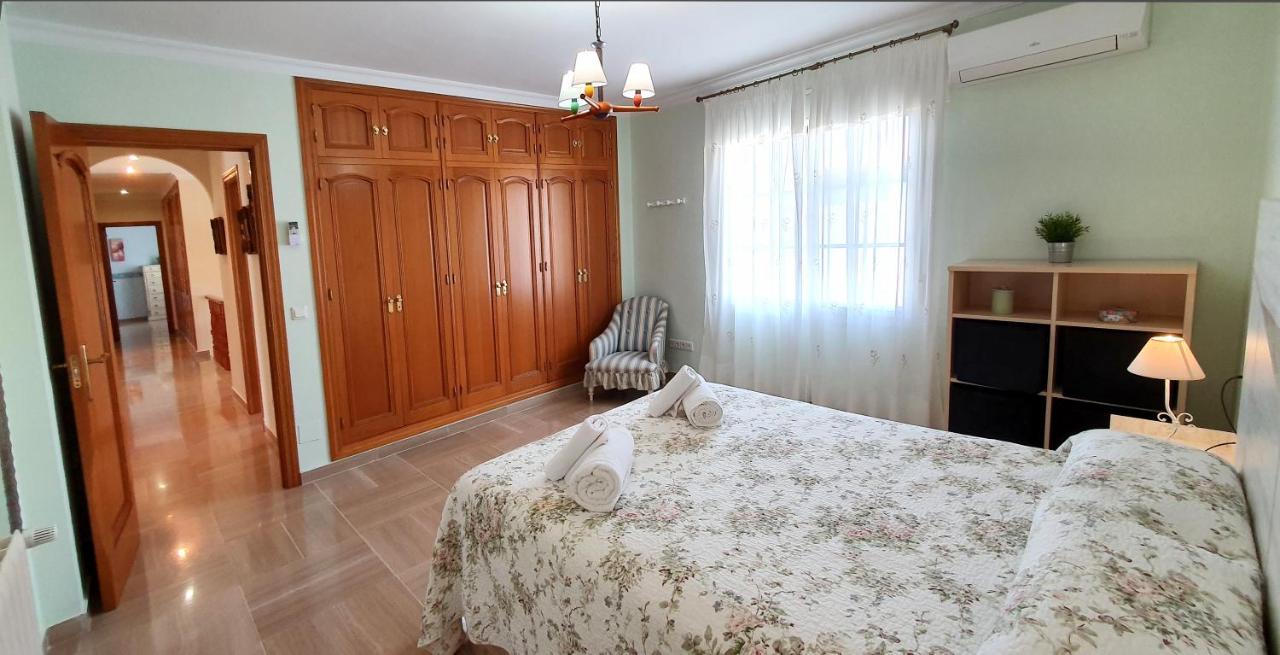 Golden Villa Costa Del Sol - Big Private Pool - Bbq - Good Location ฟูเอนฮิโรลา ภายนอก รูปภาพ