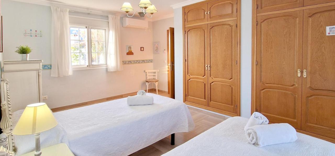 Golden Villa Costa Del Sol - Big Private Pool - Bbq - Good Location ฟูเอนฮิโรลา ภายนอก รูปภาพ