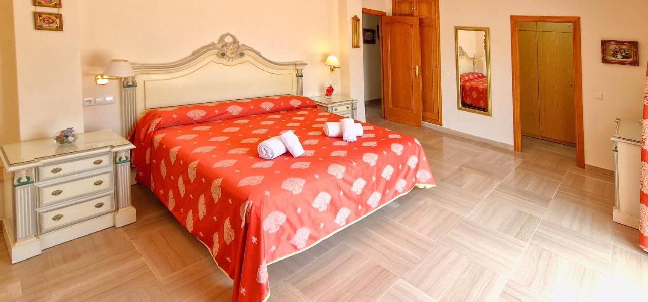 Golden Villa Costa Del Sol - Big Private Pool - Bbq - Good Location ฟูเอนฮิโรลา ภายนอก รูปภาพ