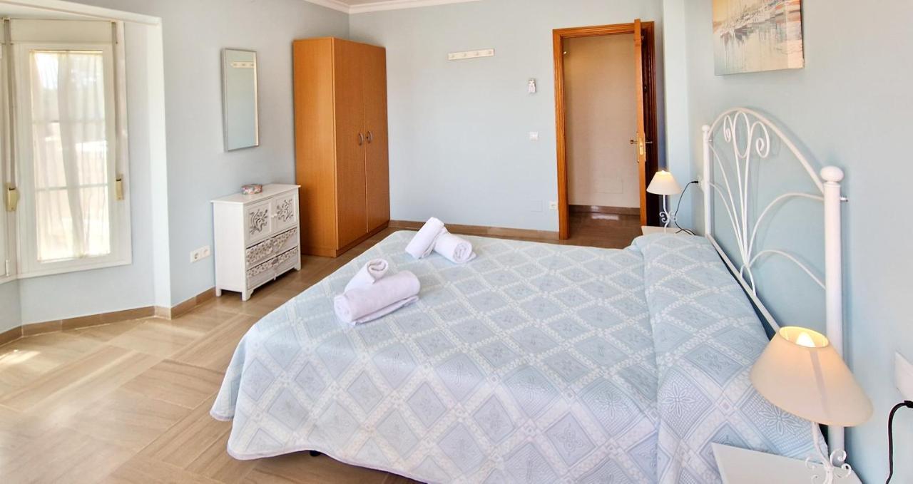 Golden Villa Costa Del Sol - Big Private Pool - Bbq - Good Location ฟูเอนฮิโรลา ภายนอก รูปภาพ