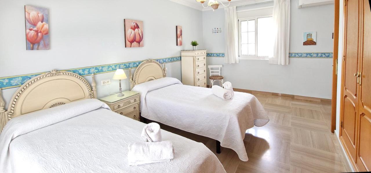 Golden Villa Costa Del Sol - Big Private Pool - Bbq - Good Location ฟูเอนฮิโรลา ภายนอก รูปภาพ