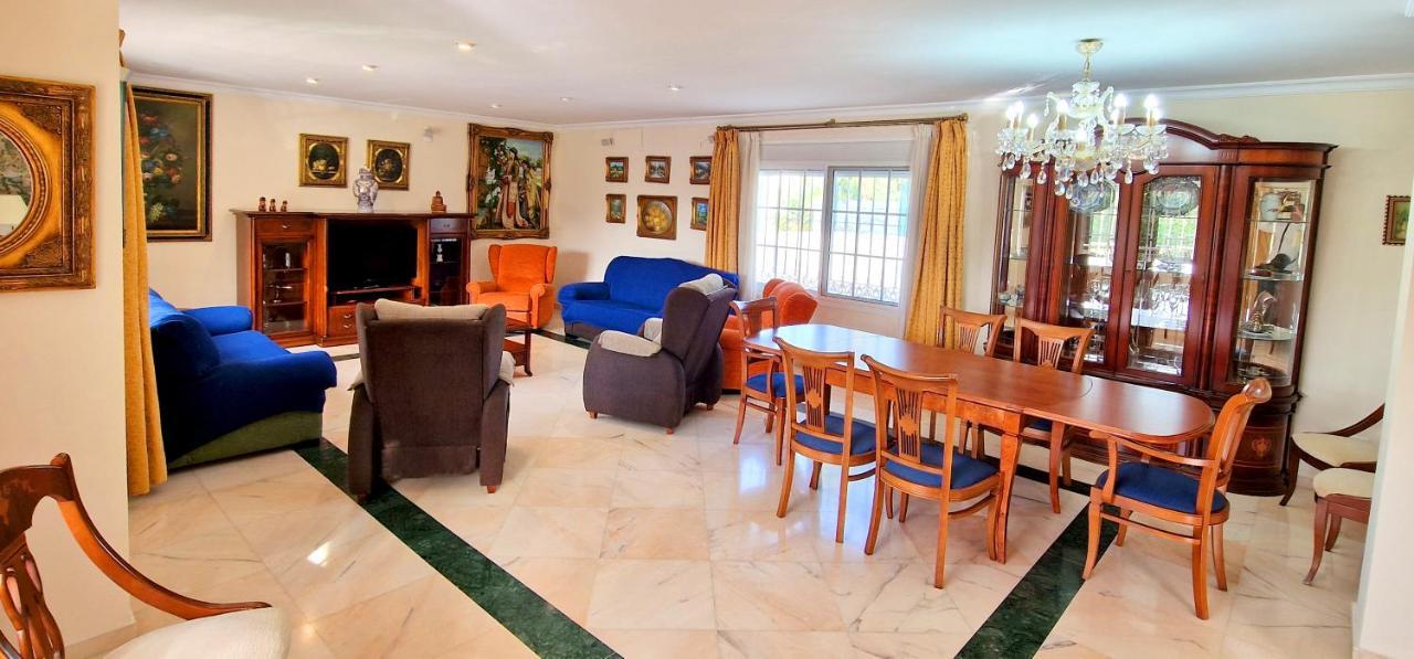 Golden Villa Costa Del Sol - Big Private Pool - Bbq - Good Location ฟูเอนฮิโรลา ภายนอก รูปภาพ