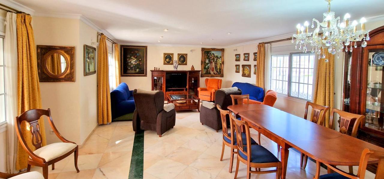 Golden Villa Costa Del Sol - Big Private Pool - Bbq - Good Location ฟูเอนฮิโรลา ภายนอก รูปภาพ