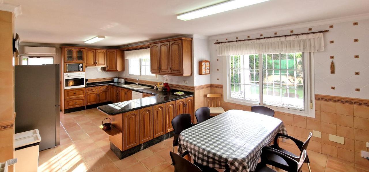 Golden Villa Costa Del Sol - Big Private Pool - Bbq - Good Location ฟูเอนฮิโรลา ภายนอก รูปภาพ